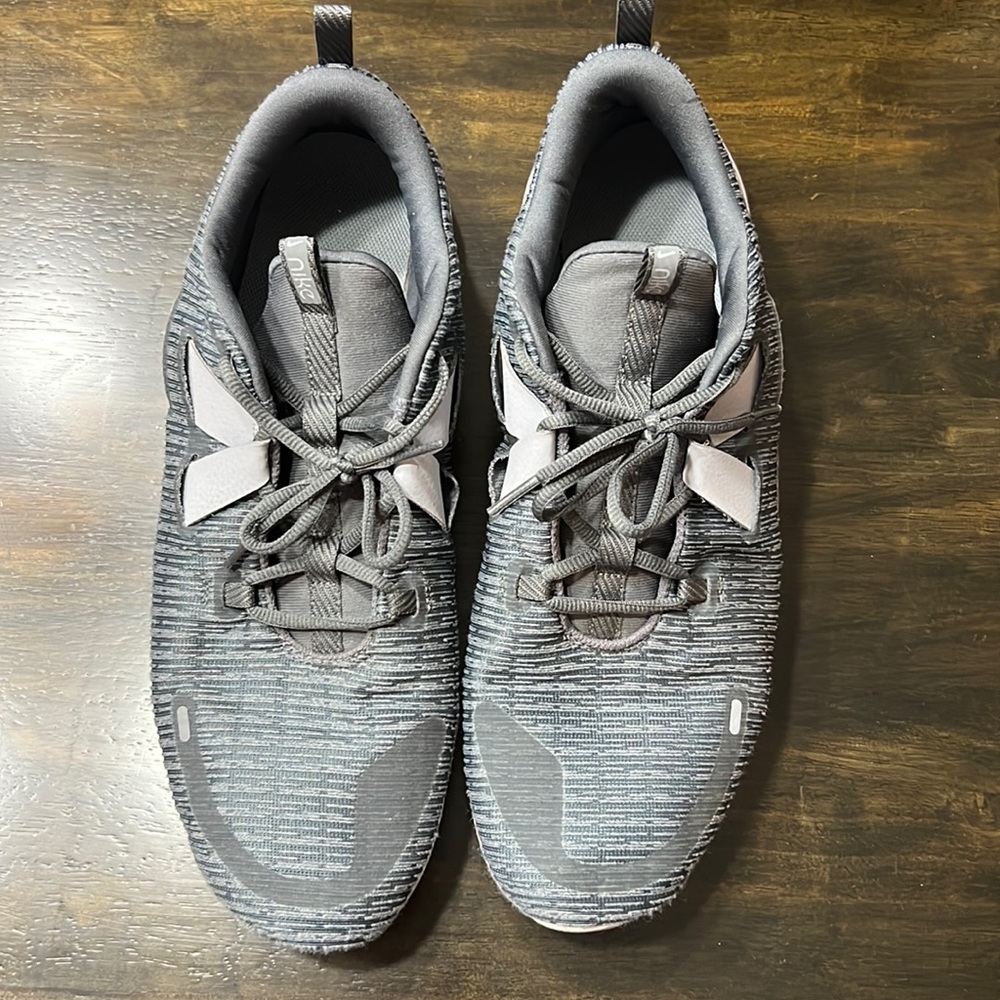 Men’s Nike Tennis Shoes - Picture 2 of 6